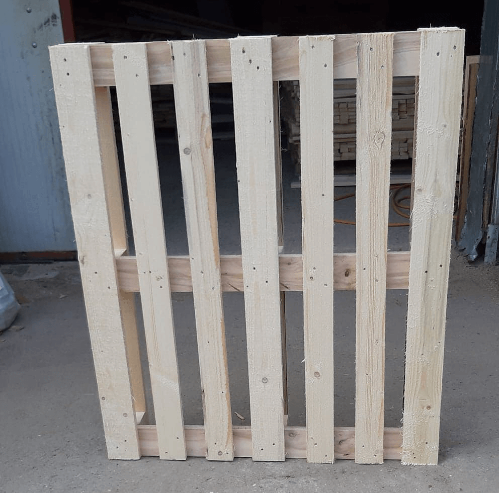 Paleti de lemn cu dimensiunea de 1000x1200
